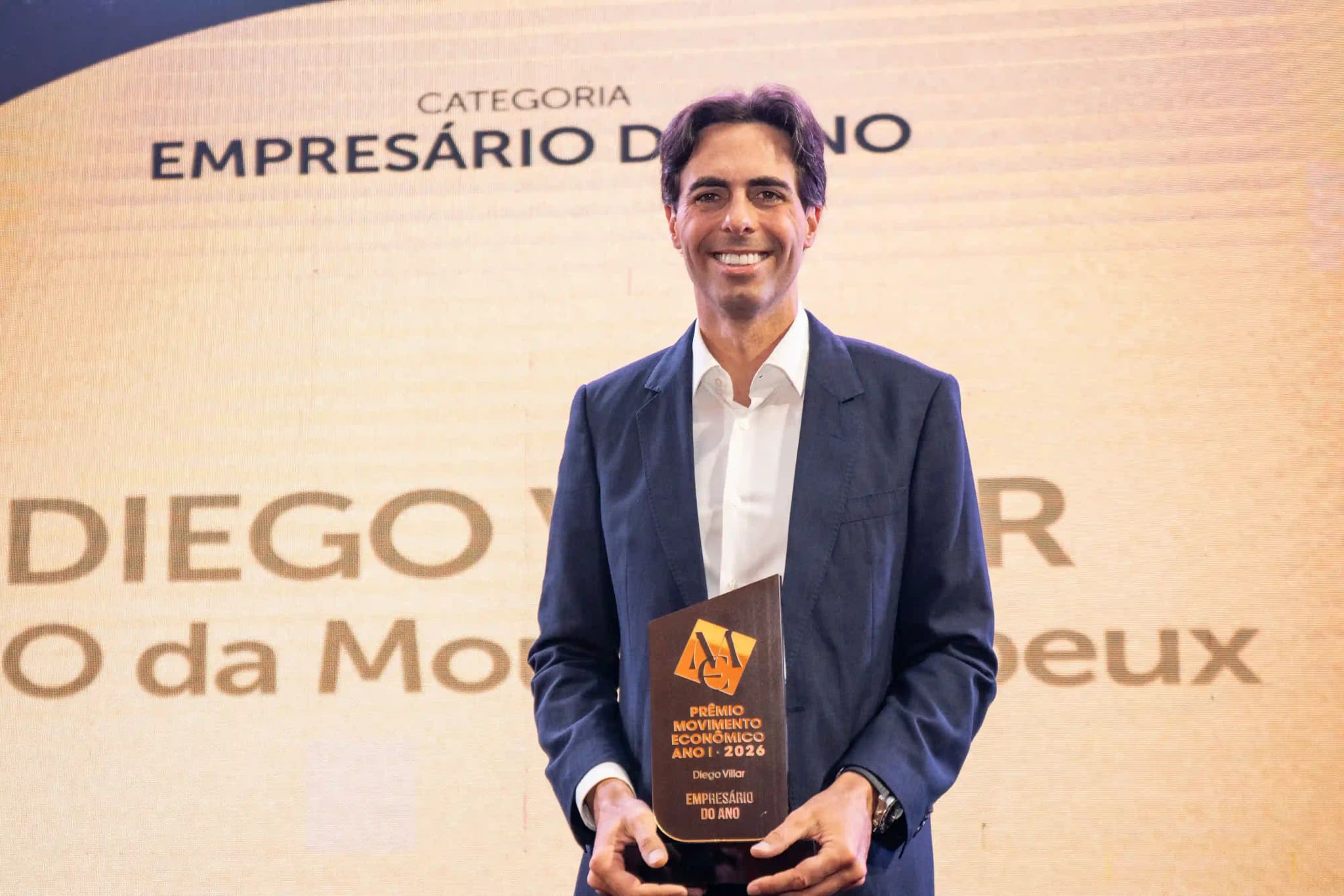 Diego Villar é eleito Empresário do Ano no Prêmio Movimento Econômico